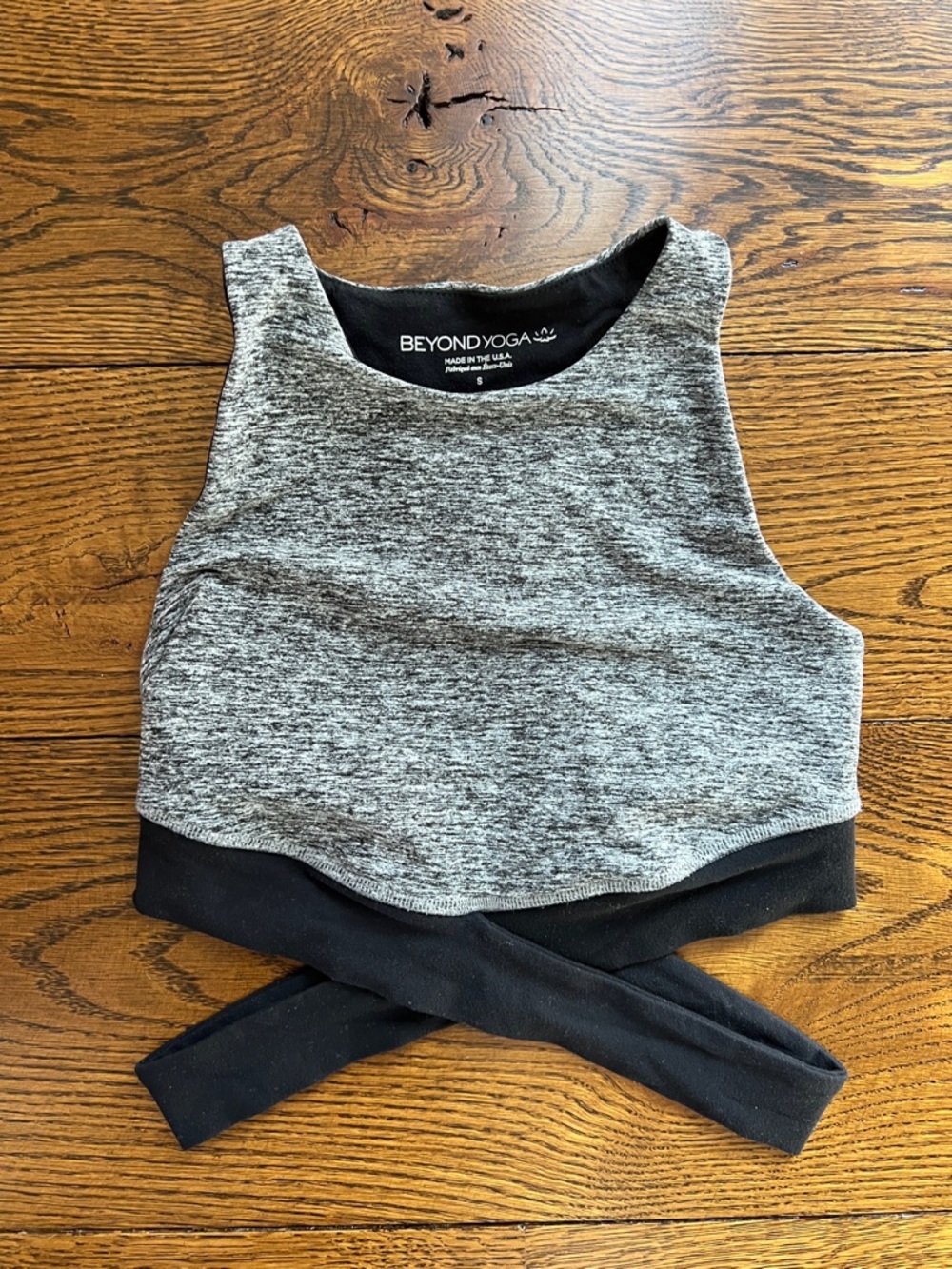 Beyond Yoga Gray Heathered and Black Crossback Cropped Tank